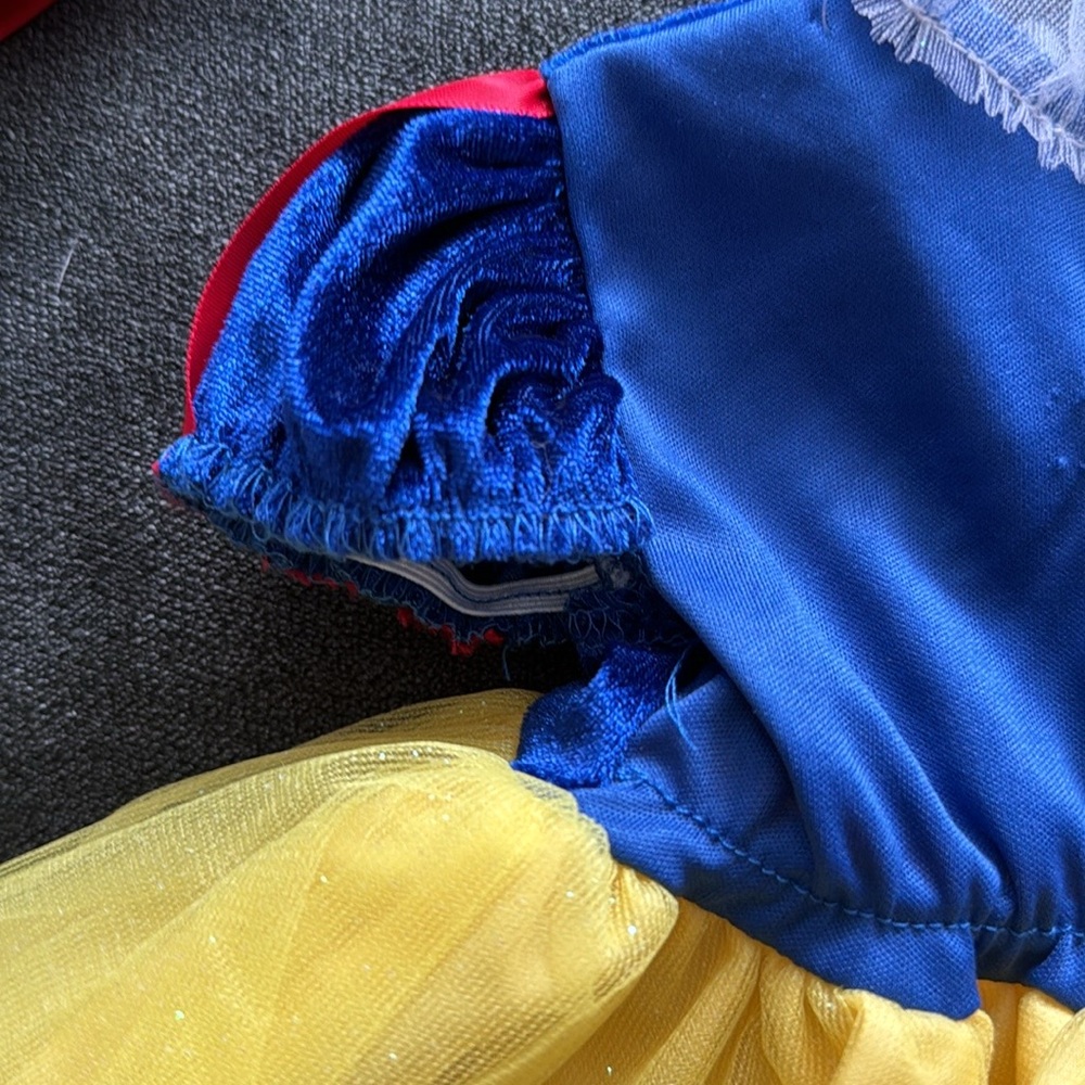 DISNEY SNOW WHITE - Picture 5 of 5